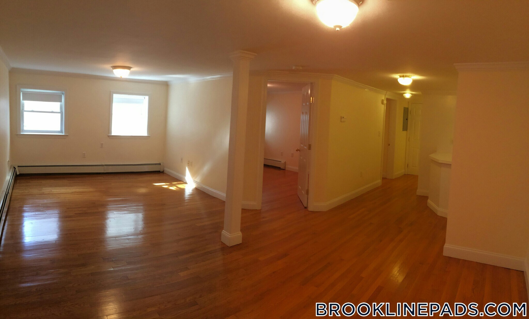 Building Photo - 1539 Beacon St