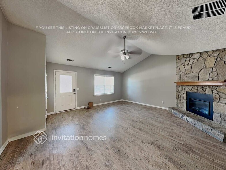 Building Photo - 4145 Fox Chase Dr