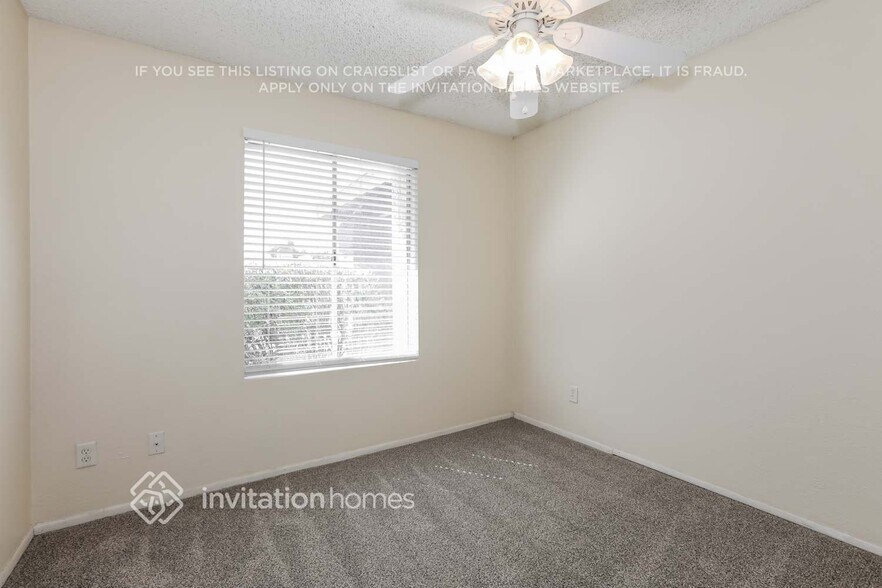 Building Photo - 726 W Laguna Azul Ave