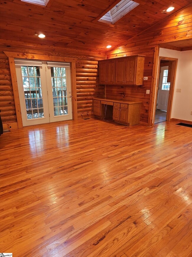 Building Photo - 121 Cater Dr