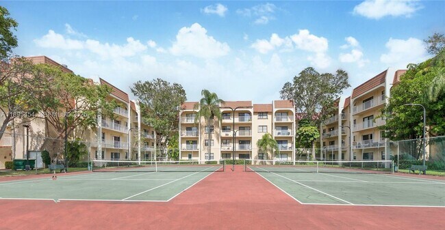 Building Photo - 9301 SW 92nd Ave