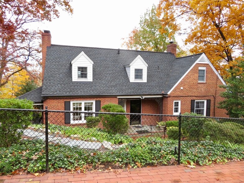 Building Photo - 1044 26th St S