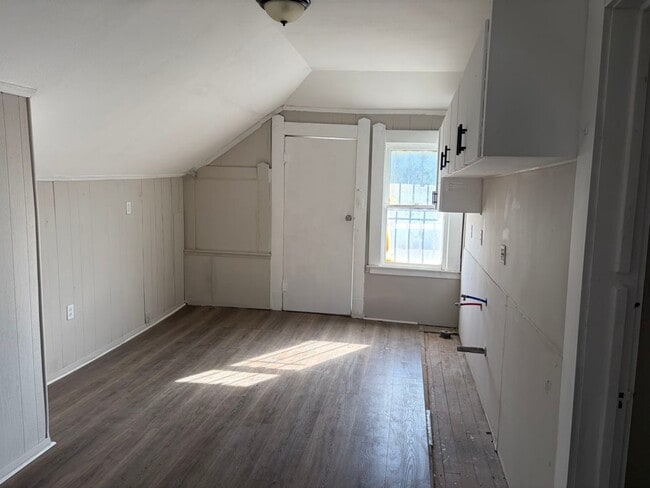 Building Photo - 931 9th Ave