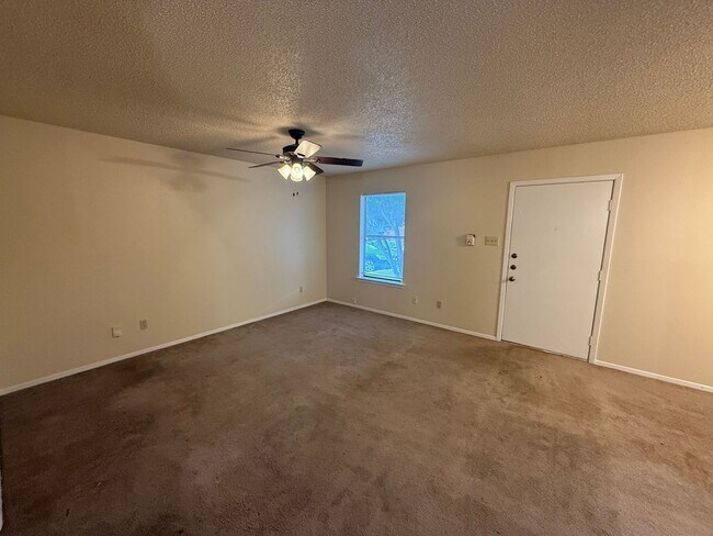 Building Photo - Sunset Heights, Near I-30 and Hulen Street...