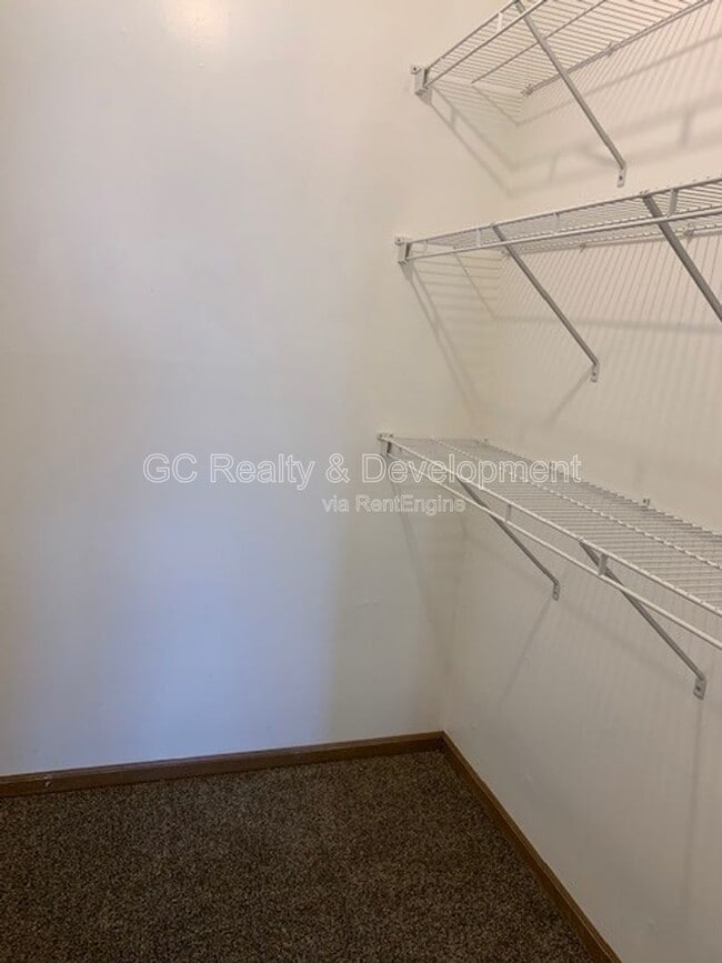 Building Photo - 632 Chelsea Ct