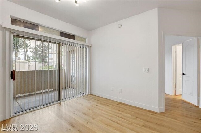 Building Photo - 7400 W Flamingo Rd