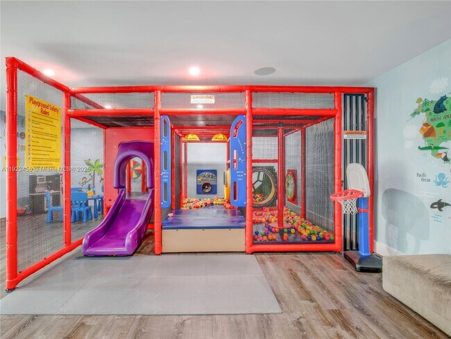 Building Photo - 950 Brickell Bay Dr