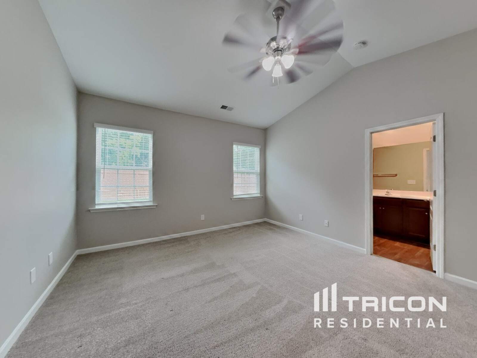 Building Photo - 1250 Aurora Glen Dr