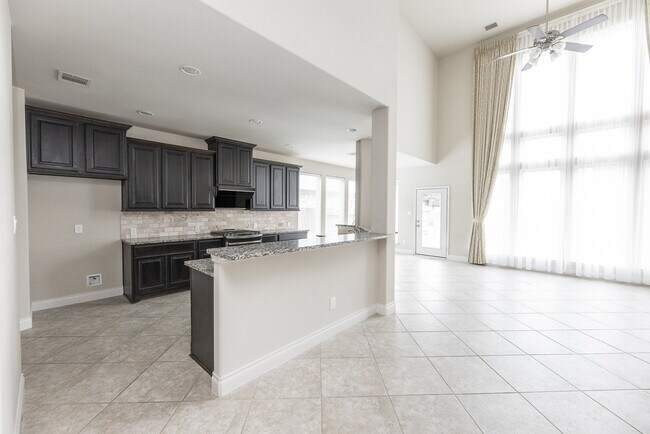 Building Photo - 2131 Blossomcrown Dr