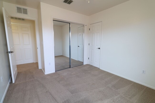 Building Photo - Great Location! 3Bed 2Bath House