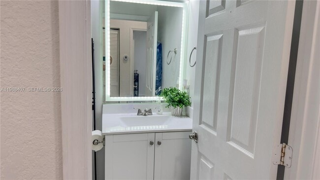 Building Photo - 3318 W 106th Terrace