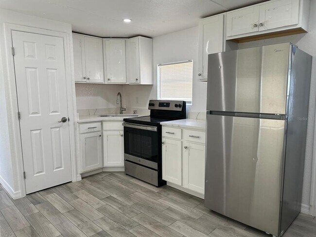 Building Photo - 3061 Crystal Hills Dr
