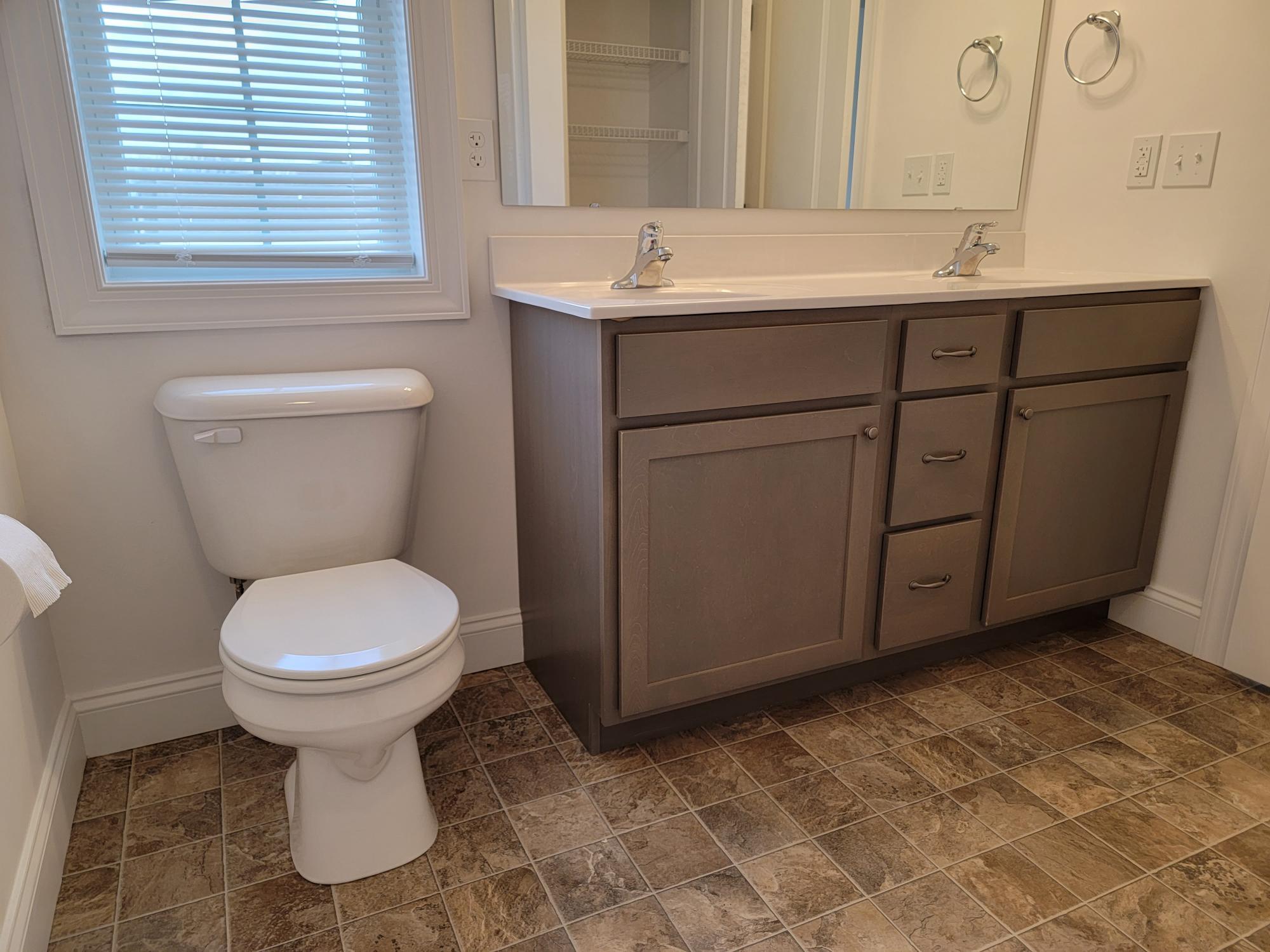 Building Photo - 438 Masonic Dr