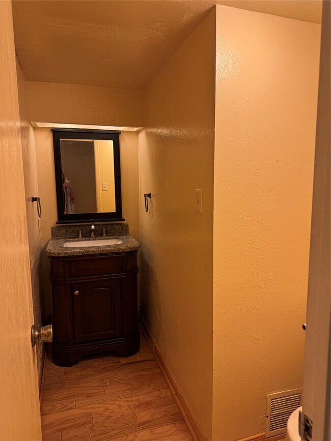 Building Photo - 1748 Timberwood Dr