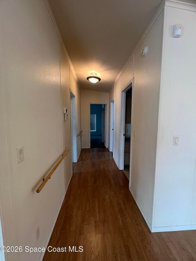 Building Photo - 495 Outer Dr