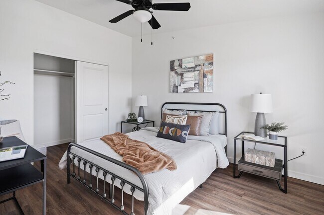 Building Photo - Summer Savings are Here! $500 Rent Credit ...