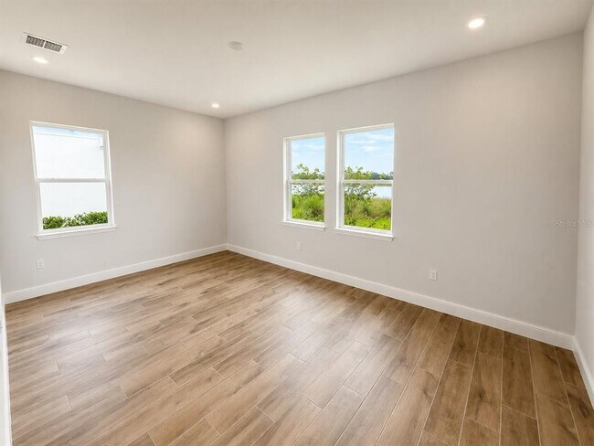 Building Photo - 13629 McMillan Dr