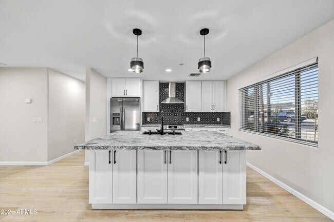 Building Photo - 2223 N 74th St