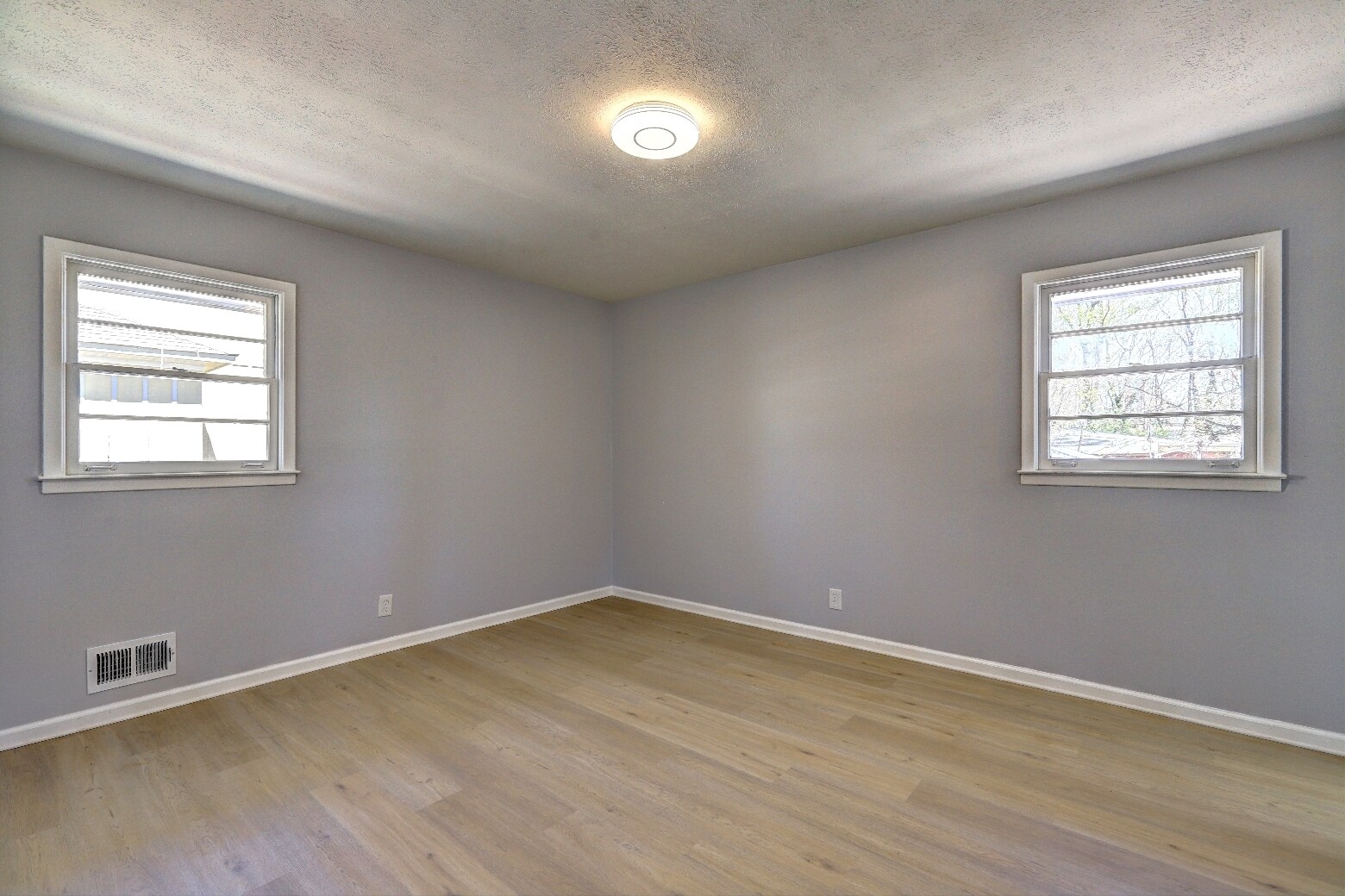 Building Photo - 469 Dogwood Dr
