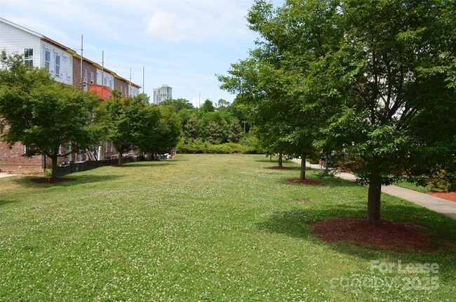 Building Photo - 841 Seigle Point Dr