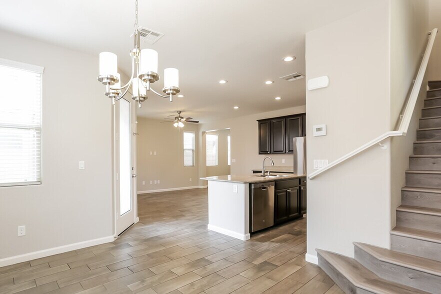 Building Photo - 6388 Kellyville Dr