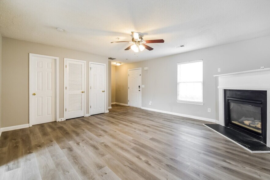 Building Photo - 111 Watercress Ct