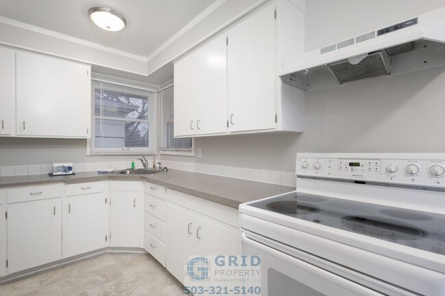 Building Photo - 1 Bedroom Bungalow Available in Inner Nort...