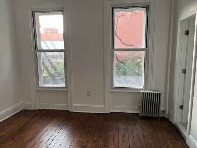 Building Photo - 556 Vanderbilt Ave