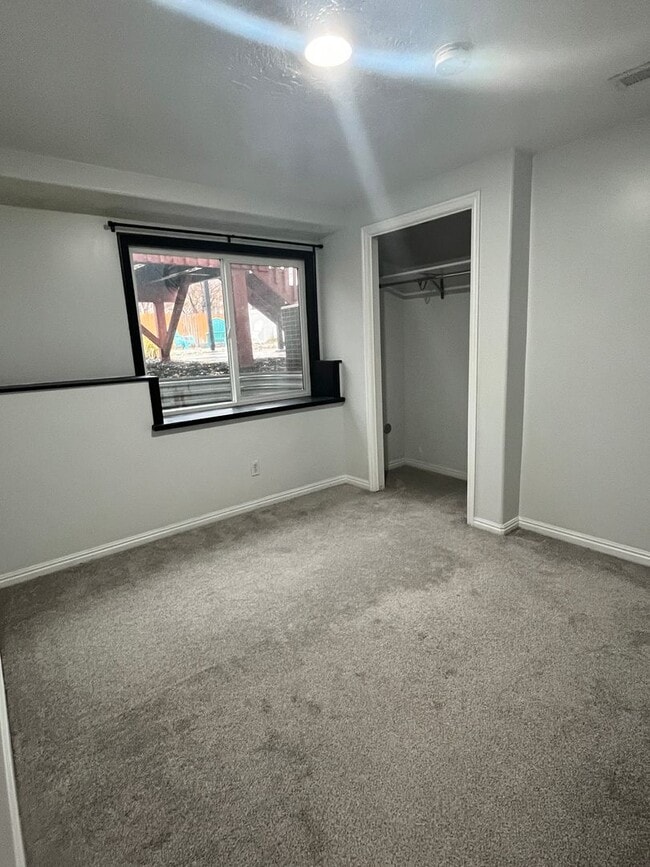 Building Photo - 5 Bed/4 Bath House For Rent in SLC!!!