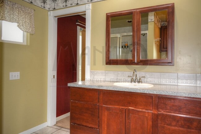 Building Photo - **COMING SOON** Spacious Wandermere Area Home