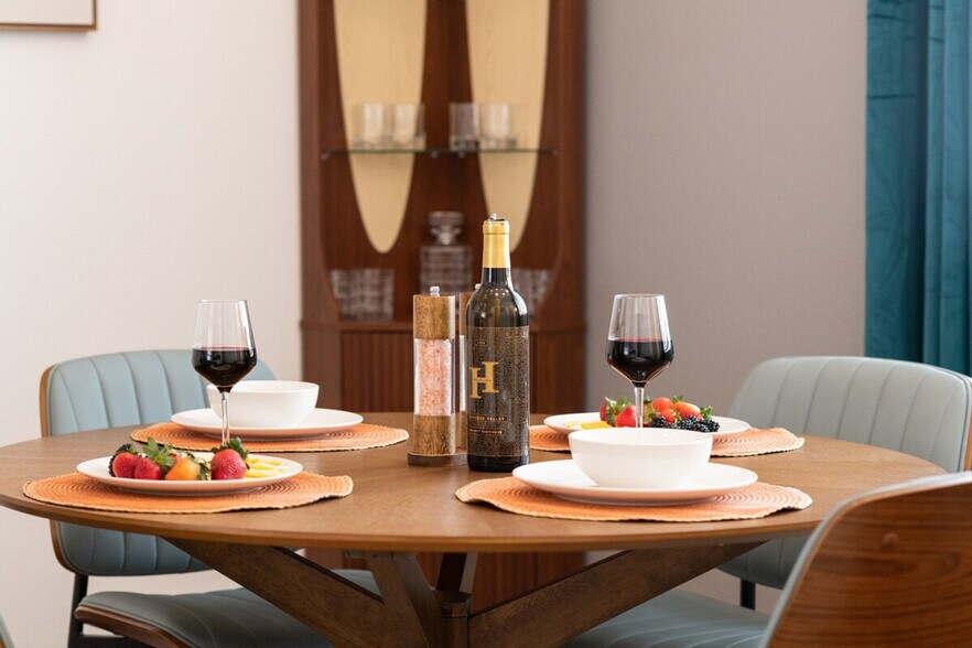 Building Photo - 1282 W 11th Ave