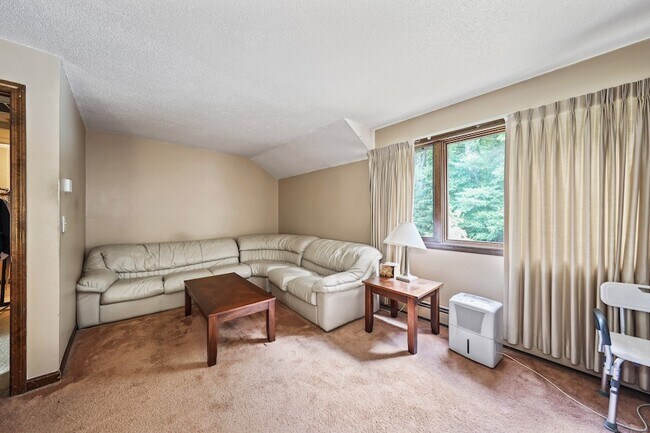 Building Photo - 522 Springfield Rd
