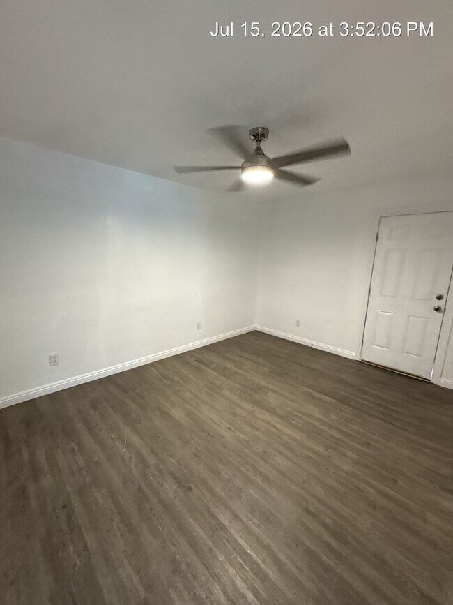 Building Photo - 388 Crestwood Ave