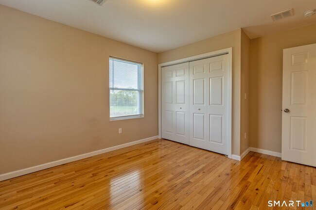 Building Photo - 63 Nature Ave