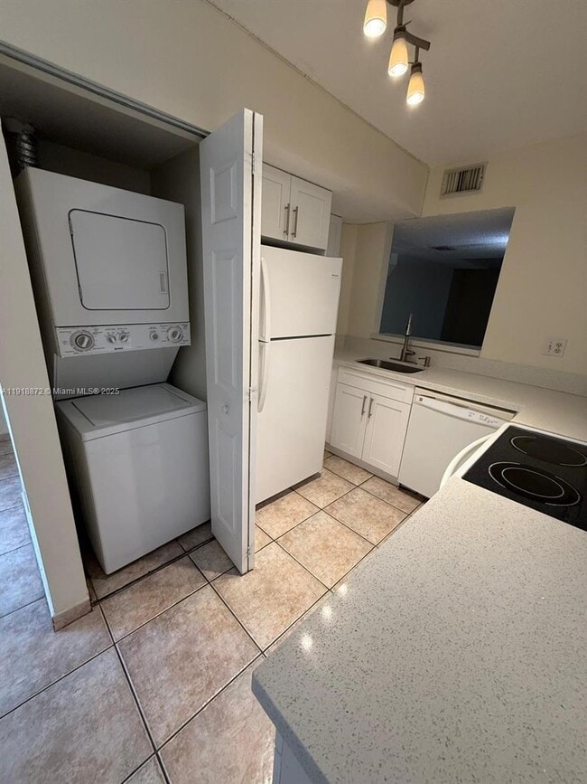 Building Photo - 1190 NW 124th Ave