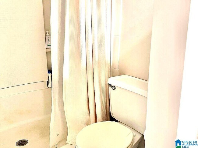 Building Photo - 1303 Woodland Vlg