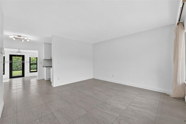 Building Photo - 680 W 50th Pl