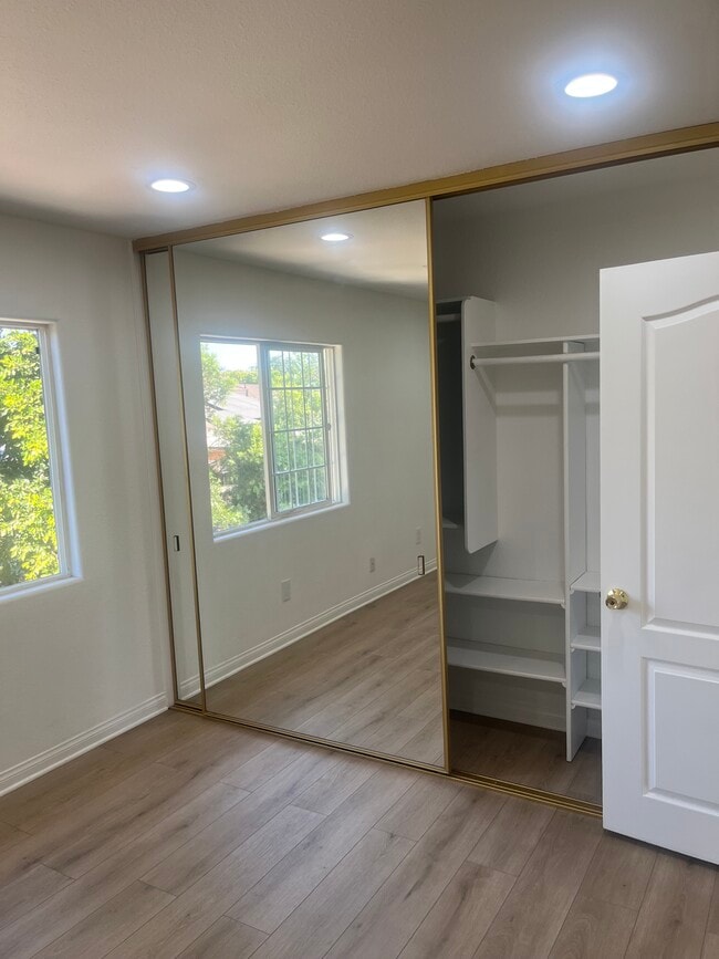 Building Photo - 12627 Oxnard St