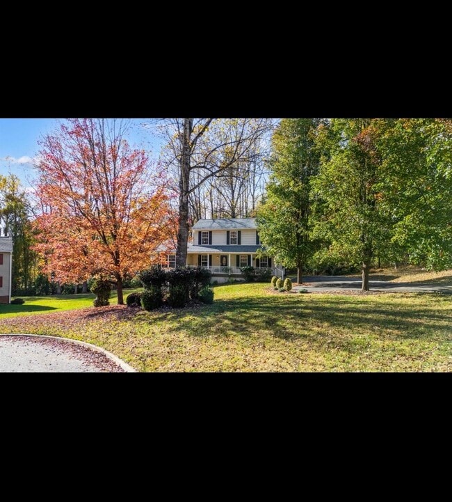 Building Photo - 224 Dove Ct