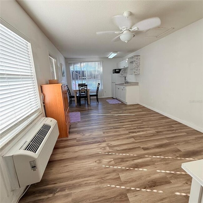 Building Photo - 801 Orchid Dr