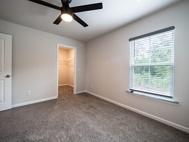 Building Photo - 1830 Lacebark Dr