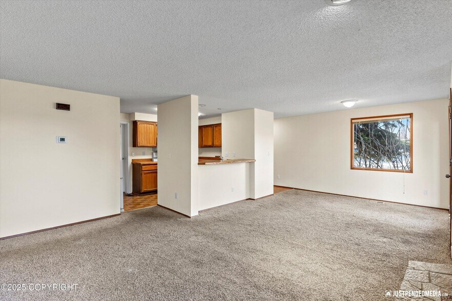 Building Photo - 2220 Sentry Dr