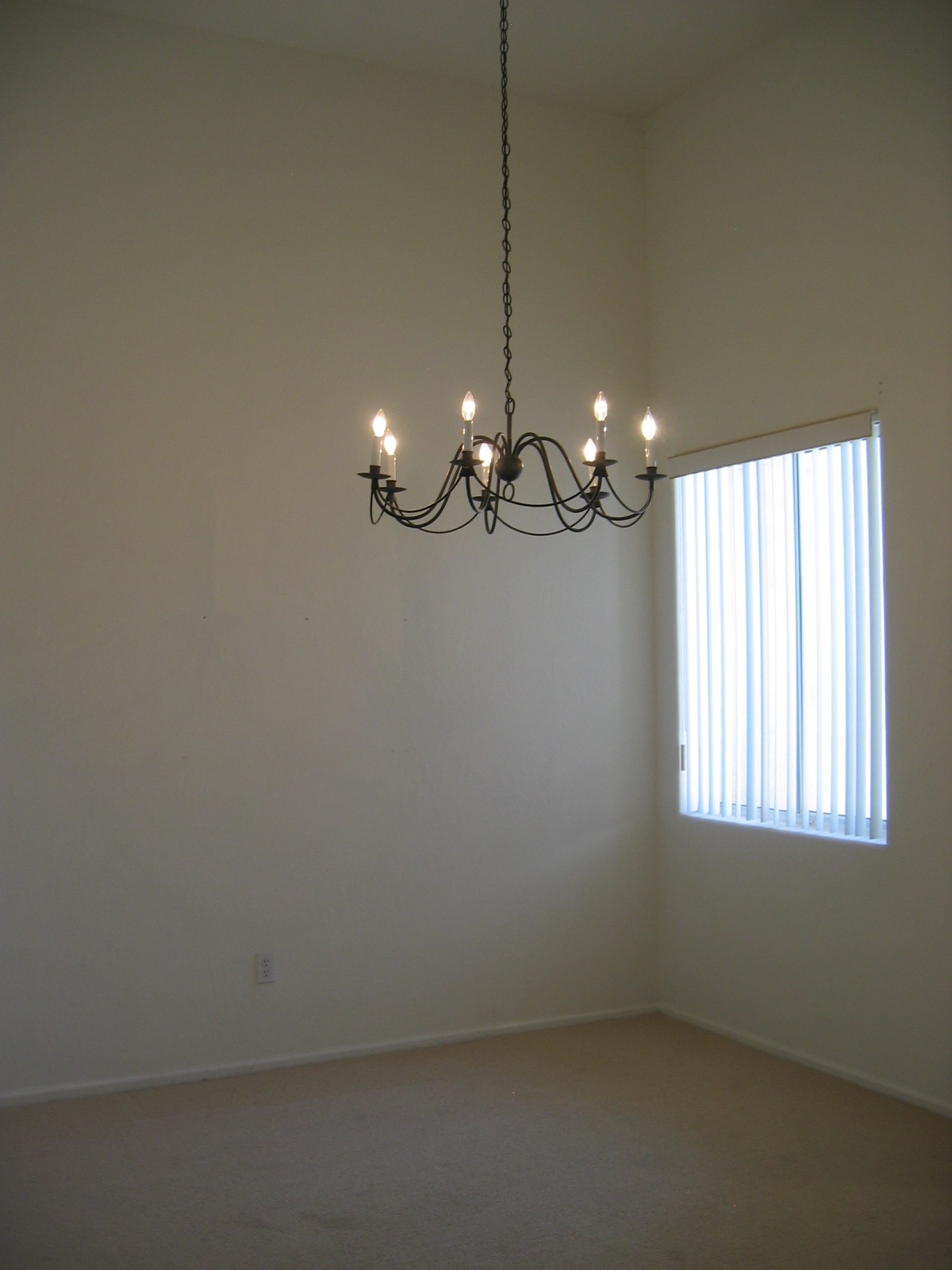 Dining Room - 1747 E Northern Ave