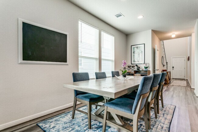 Building Photo - Beautiful Modern 2 story home!