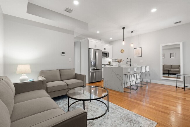 Building Photo - 174 W Seventh St