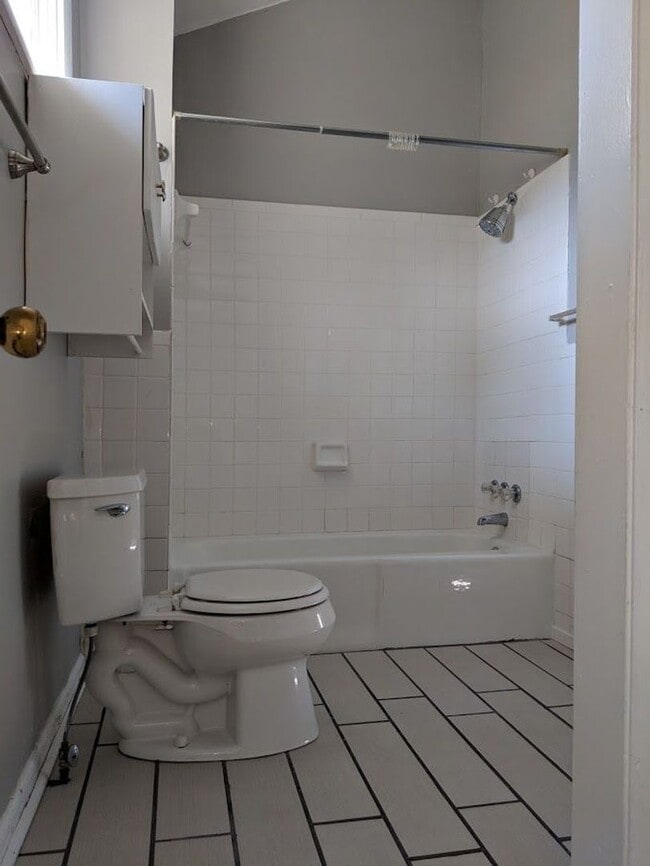 Building Photo - Spacious layout with loft style bedroom up...