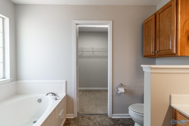 Building Photo - 114 Clover Ridge Dr