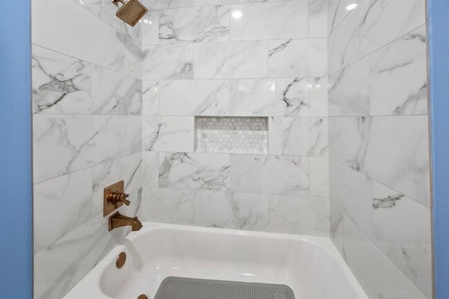 Building Photo - 11025 Upland Forest Dr