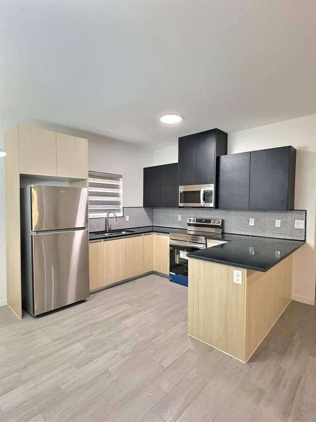 Building Photo - 3912 Ventura Ave Ave