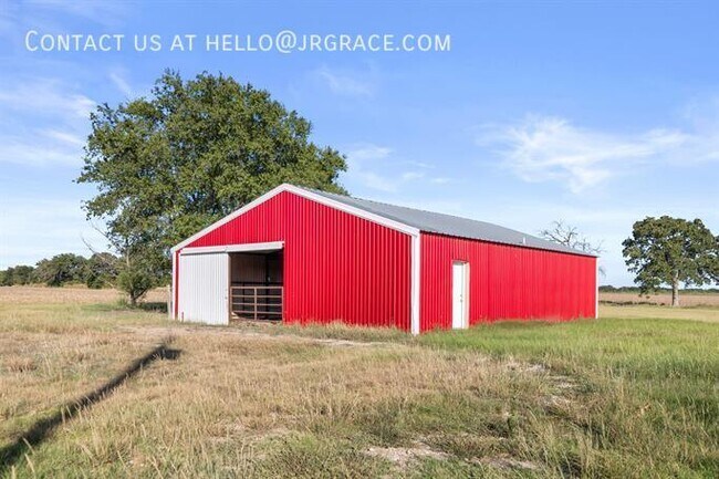 Building Photo - 740 N League Ranch Rd